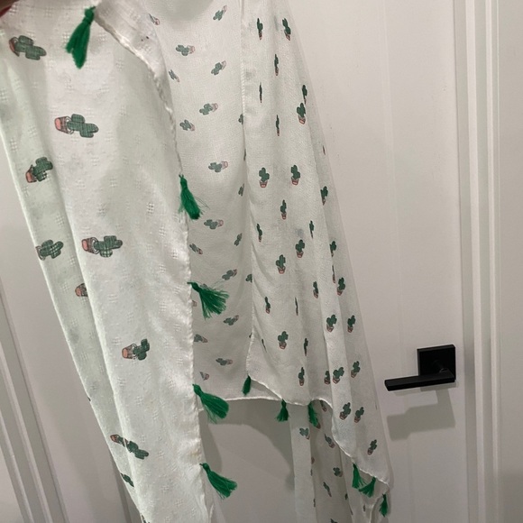 Cactus Vest with Tassles - Picture 5 of 11